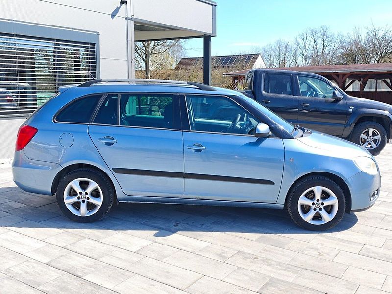 Škoda Fabia (2009) 1,4i 63 KW Top Clever - fotka 4 z 28