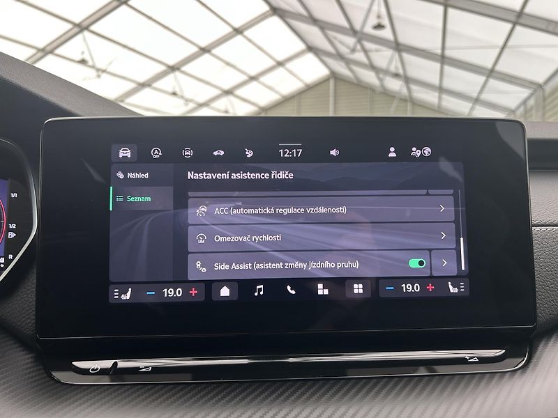 Škoda Octavia 1.5 TSI SportLine - fotka 11 z 30