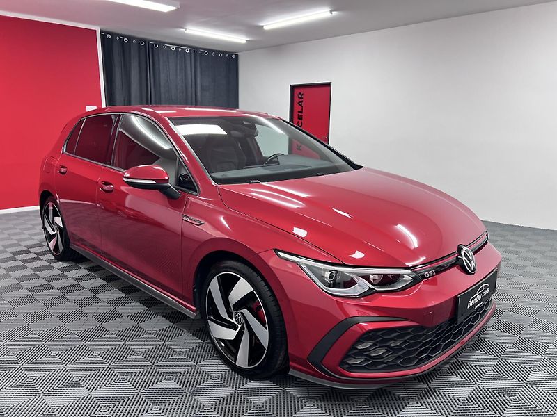 Volkswagen Golf GTI 180 kW Servis 68tkm - fotka 3 z 49