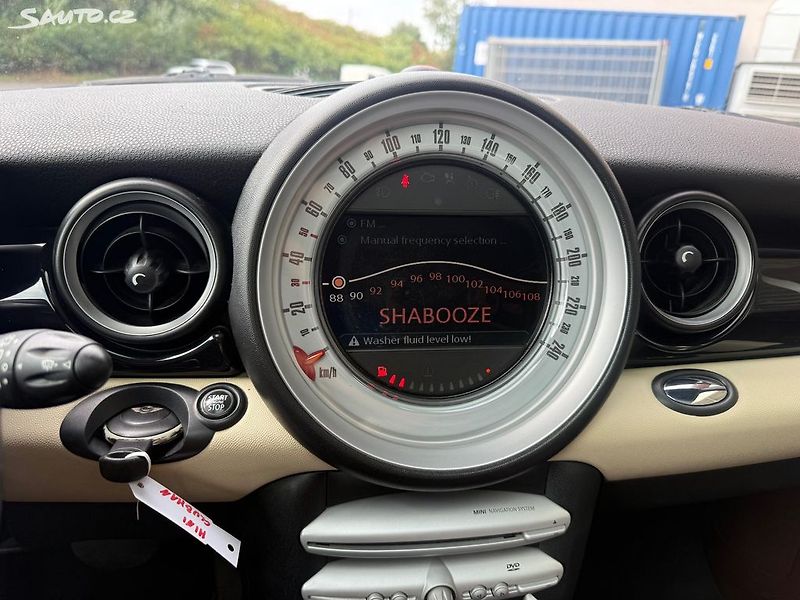 Mini Clubman (2008) 1.6D, 80kw Automat - fotka 16 z 22