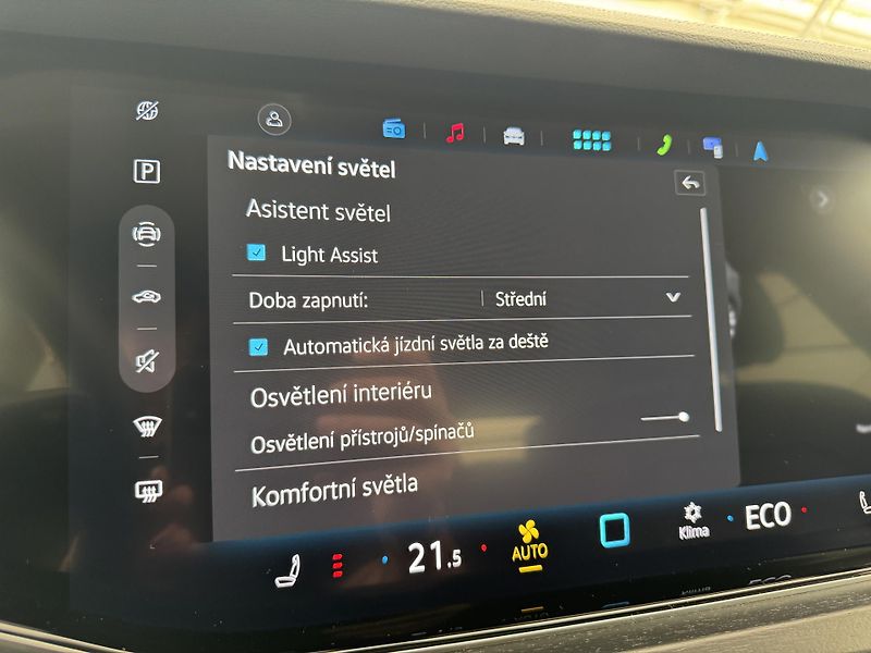 Volkswagen Touareg 3.0Tdi*1MAJ*DPH*LED*VZDUCH* - fotka 29 z 41