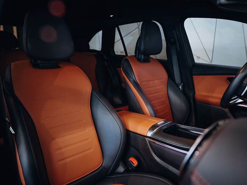 Mercedes-Benz GLC 300e 4Matic AMG - fotka 25 z 29