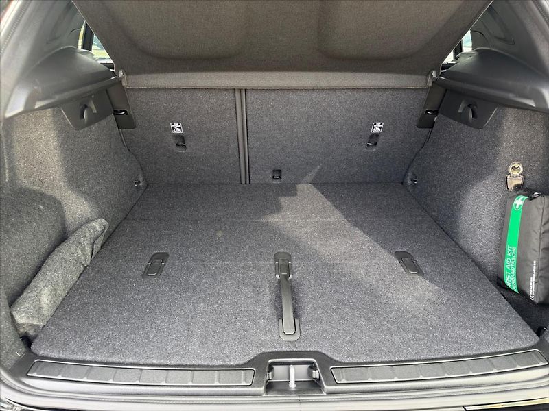 Volvo XC40 (2026) 2,0 B3 Core 8378 - fotka 11 z 13