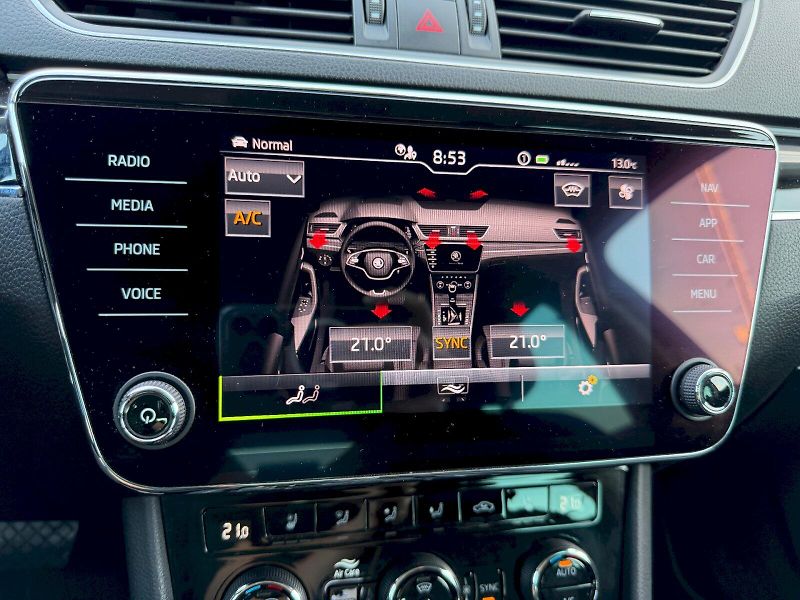 Škoda Superb (2022) 2.0 TDI 147kW L&K DSG 4x4 - fotka 20 z 35