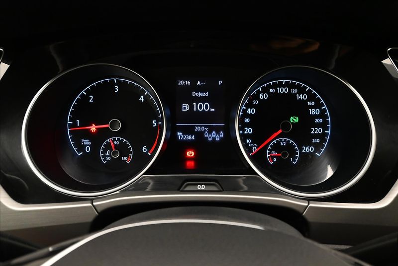 Volkswagen Touran 2,0 TDI 110KW DSG 7míst Záruka - fotka 17 z 34