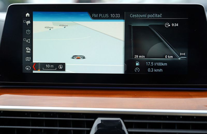 BMW Řada 5 540d xDrive Mpaket/320PS/ČR - fotka 39 z 50