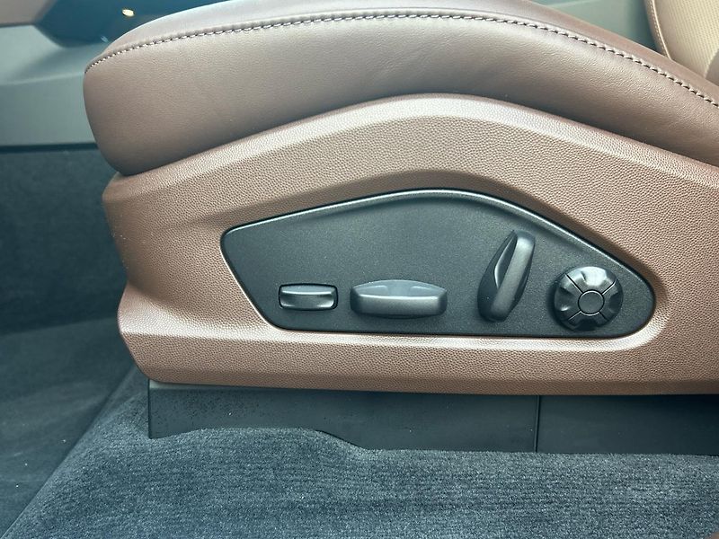 Porsche Macan 4S Electric - fotka 26 z 30