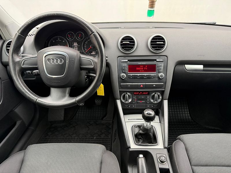 Audi A3 2.0 TDi, AutoAC - fotka 14 z 20