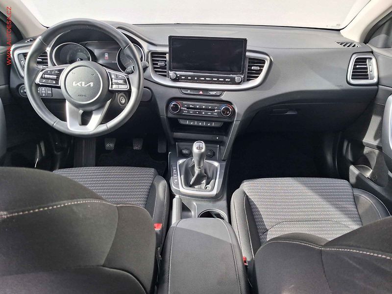 Kia Ceed (2022) 1.5 T-GDi SW, 2.maj,ČR, TOP - fotka 8 z 19