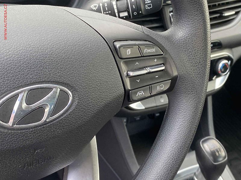 Hyundai i30 (2021) 1.6 CRDi, 1.maj,ČR, Smart - fotka 14 z 17