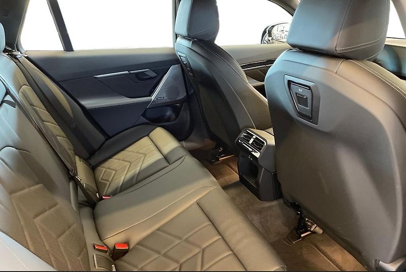 BMW Řada 5 520d AWD Touring MSport h/k - fotka 10 z 18