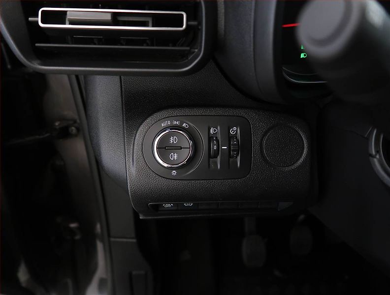 Opel Combo (2021) Maxi Edition 1.2 Turbo, 7Míst - fotka 23 z 24