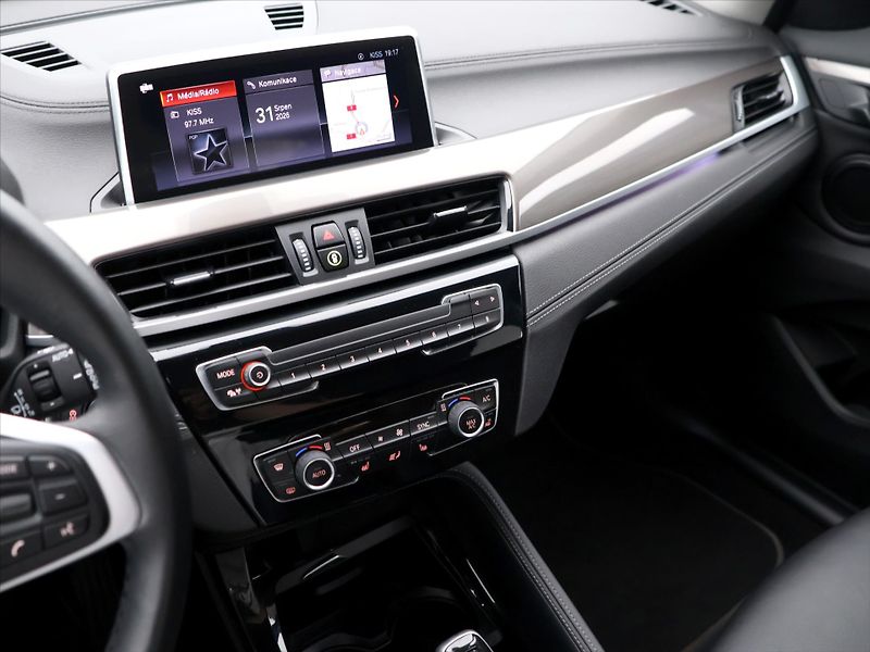 BMW X1 2.0 18d sDrive 110kW CZ - fotka 23 z 31