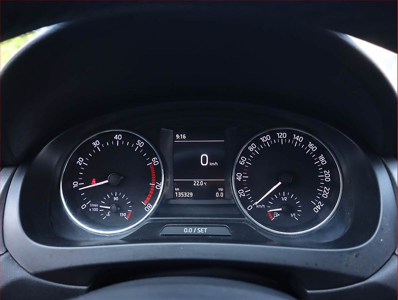 Škoda Rapid (2016) 1.2 TSI, Tempomat - fotka 11 z 18