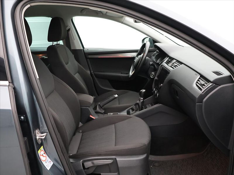 Škoda Octavia 1,8 TSI 132kW Style CZ - fotka 11 z 27