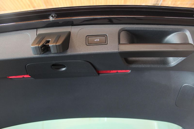 Volkswagen Passat (2023) 2.0TDI R-Line Paket Nez.Topení - fotka 21 z 41