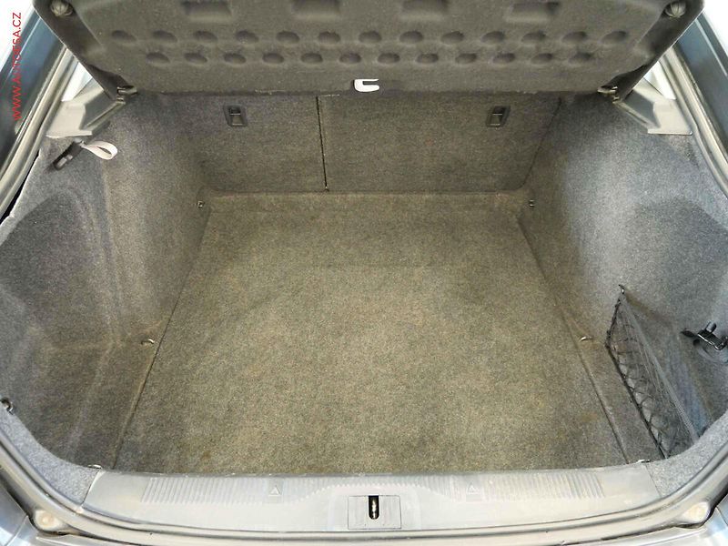Škoda Octavia (2011) 1.6 TDi, ČR, AC, temp. STK7 - fotka 7 z 18