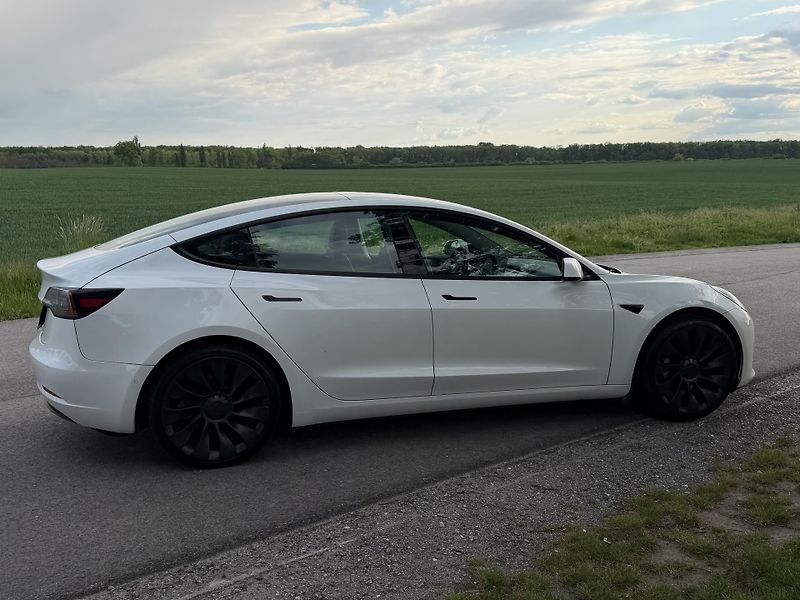 Tesla Model 3 (2021) Dual Long Range - fotka 9 z 17