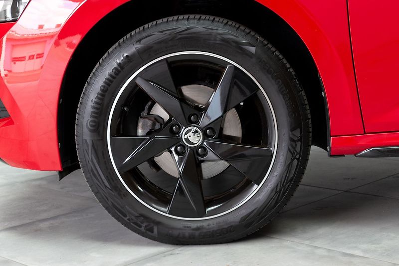 Škoda Kamiq 1.0 TSI MonteCarlo*TAŽNÉ*ČR 1M - fotka 36 z 44