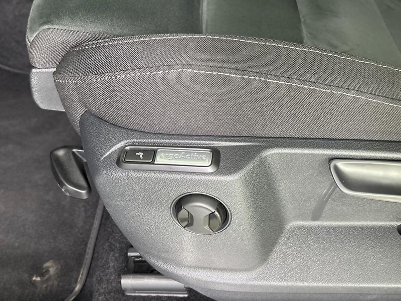 Volkswagen Tiguan Life DSG - fotka 26 z 30