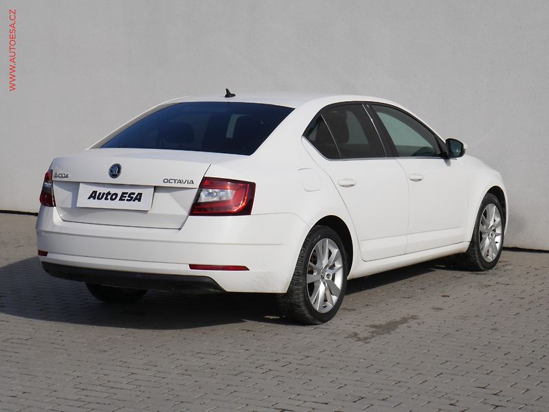 Škoda Octavia (2017) 1.6 TDi, ČR, Style, LED - fotka 4 z 19