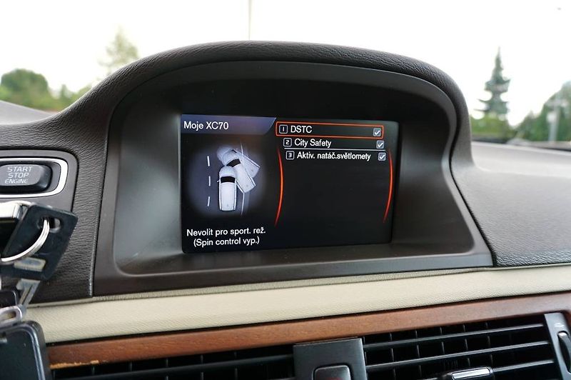 Volvo XC70 (2011) SUMMUM 2,4 D5 158 kW - fotka 33 z 47