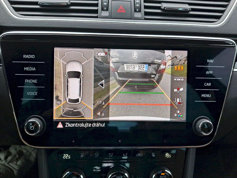 Škoda Superb (2023) Combi L&K DSG 2,0TDi 147kW - fotka 22 z 35