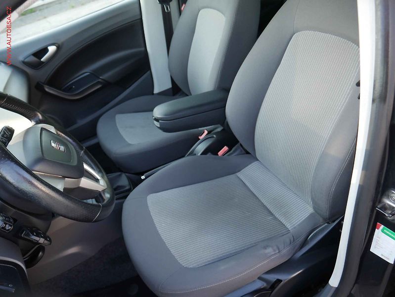 Seat Ibiza (2011) 1.6 TDi, AAC, výhř.sed. - fotka 9 z 18