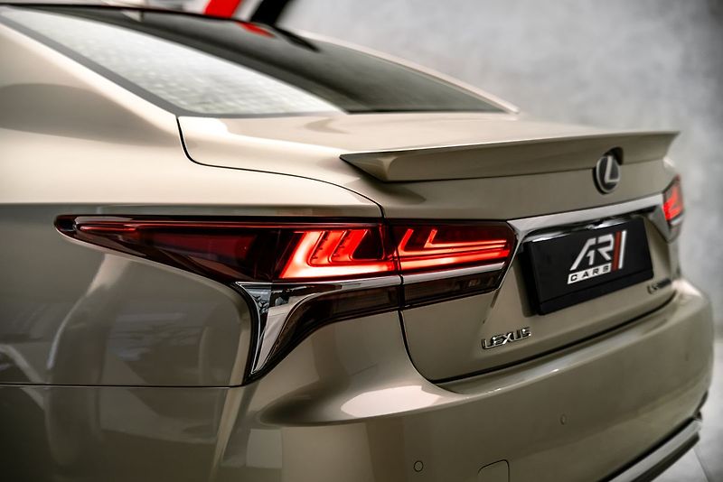 Lexus LS 500 LUXURY H AWD - fotka 10 z 28