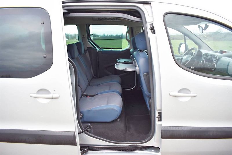 Citroën Berlingo 1,6 16V MULT,1.M,SERVIS,TOP! - fotka 16 z 19
