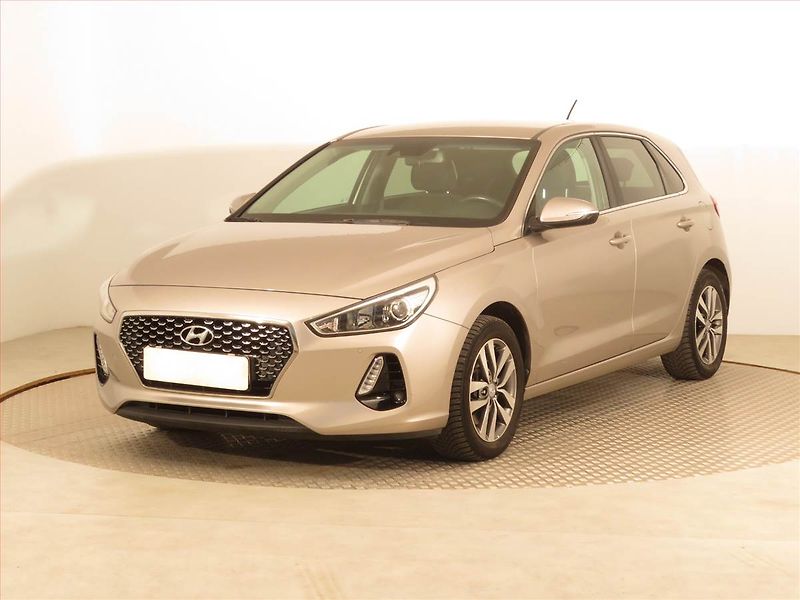 Hyundai i30 (2018) 1.4 CVVT, Serv.kniha, Tempomat - fotka 2 z 17