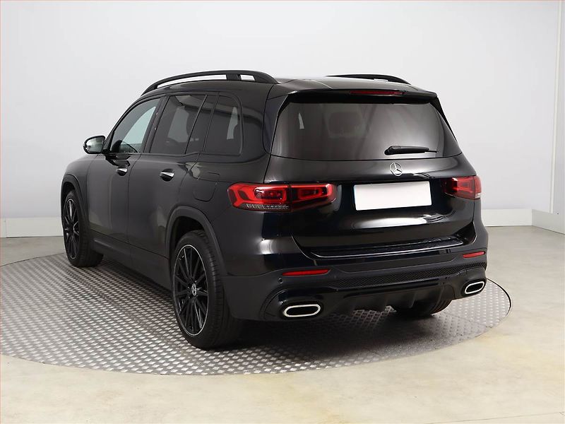 Mercedes-Benz GLB (2020) AMG line 250 4MATIC - fotka 4 z 19