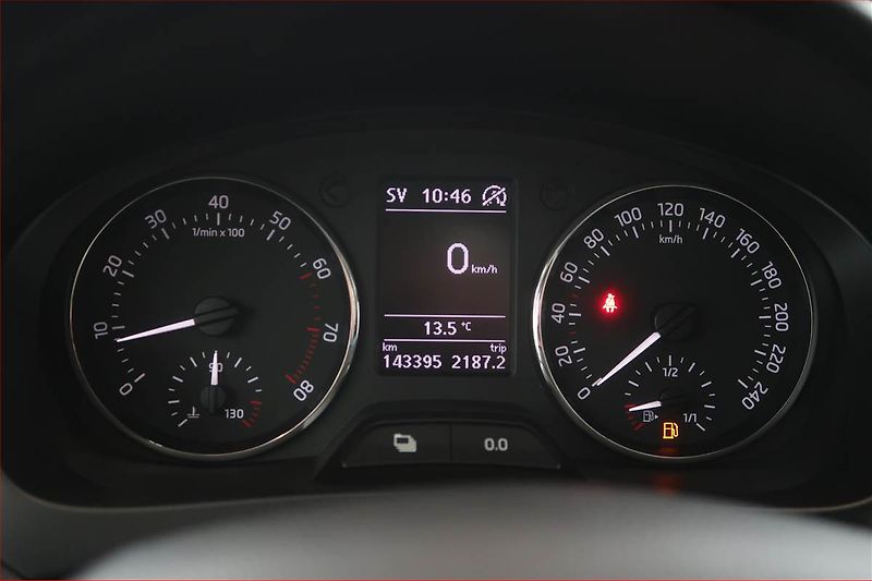 Škoda Rapid (2014) Spaceback 1.2 TSI, Navi - fotka 11 z 17