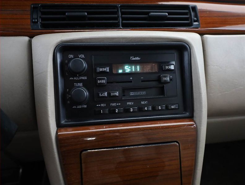 Cadillac Seville (1993) 4.9 V8, Automat, Eko.zaplacen - fotka 9 z 19