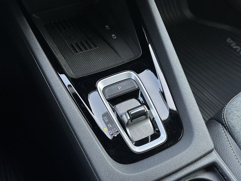Škoda Octavia 2.0TSi 4x4 DSG Sportline Matri - fotka 37 z 49