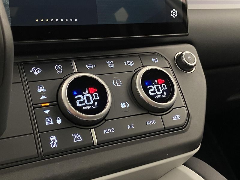 Land Rover Defender (2026) 130 D250 X-Dynamic SE - fotka 37 z 64