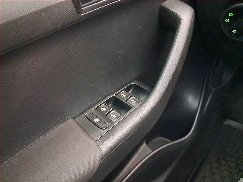 Škoda Fabia (2017) Style 1.2 TSI, Serv.kniha - fotka 16 z 18