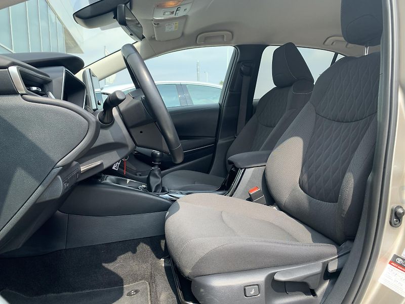 Toyota Corolla SD COMFORT STYLE TECH 1.5 VVTi - fotka 16 z 28