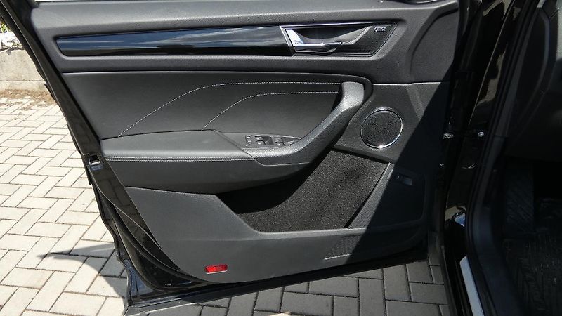 Škoda Kodiaq 2,0 TSI 140 kW L&K 4x4 DSG - fotka 8 z 26