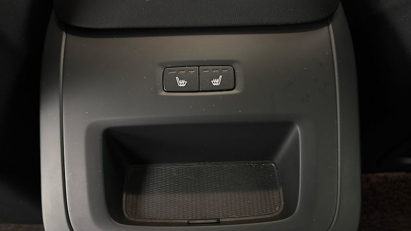 Volvo V90 2.0 B5 AUT Plus Dark - fotka 23 z 31
