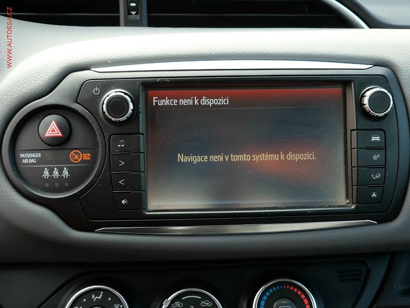 Toyota Yaris (2014) 1.3 VVT- i, ČR, AC, park - fotka 15 z 18
