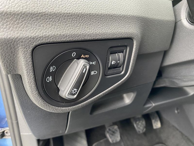 Volkswagen Golf Sportsvan 1.4 TSI 92kW- ALU - PDC -TAŽNÉ - fotka 18 z 46