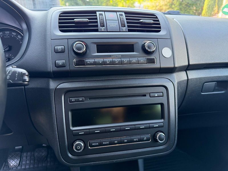 Škoda Fabia 1,2 TSi Best of /1.maj./servis - fotka 24 z 26