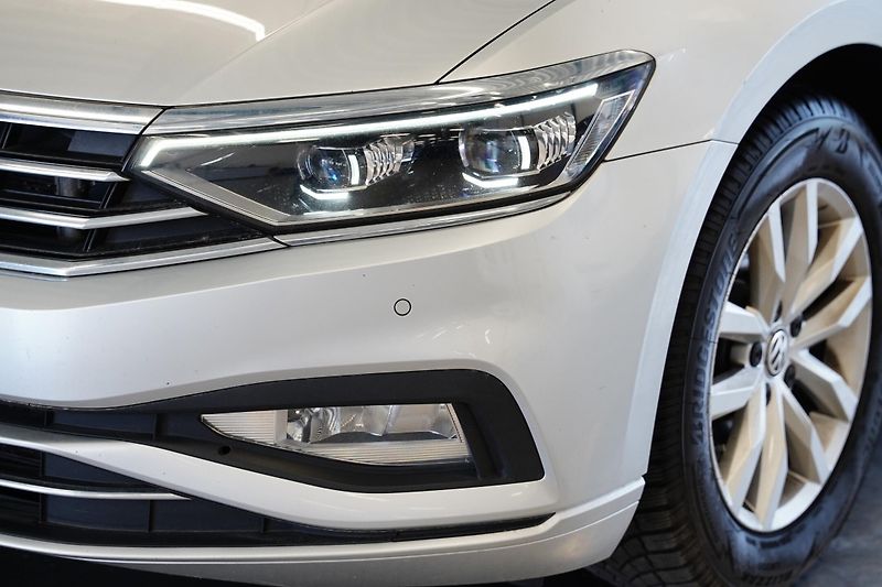 Volkswagen Passat - fotka 9 z 29