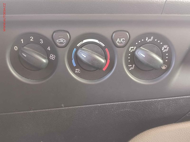 Ford Tourneo Custom (2014) 2.2TDCi L2 9míst, Trend, AC - fotka 15 z 20