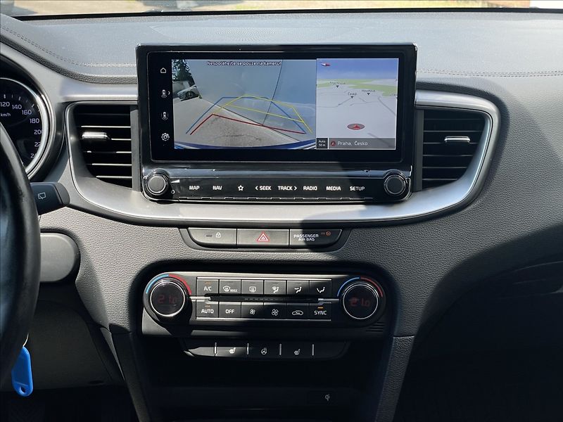 Kia Ceed 1,5 T-GDI Combi Top PDC  SW - fotka 11 z 22