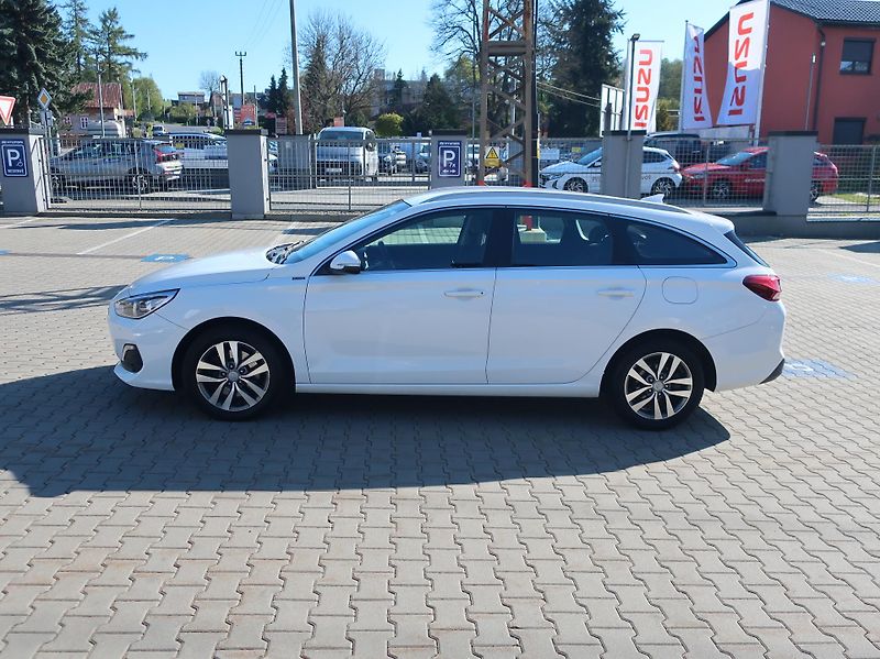 Hyundai i30 1.6CRDi 85kW STYLE NAVI ALU - fotka 4 z 31