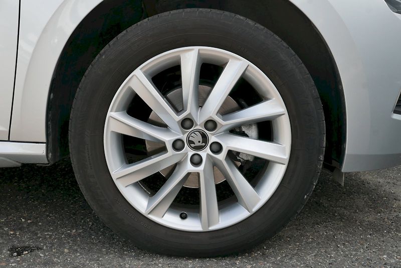 Škoda Kamiq (2025) 1.0 TSI 85 kW DSG 7° TOP Selec - fotka 25 z 27