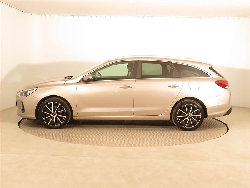 Hyundai i30 (2018) 1.6 CRDi, Serv.kniha, Navi - fotka 3 z 18