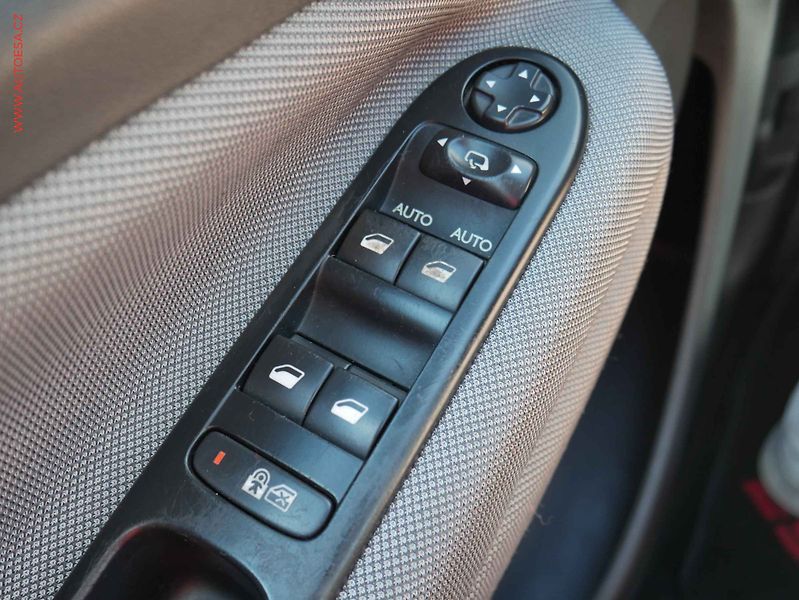 Citroën C3 Picasso (2013) 1.6 HDI, ČR, AC, tažné - fotka 12 z 13